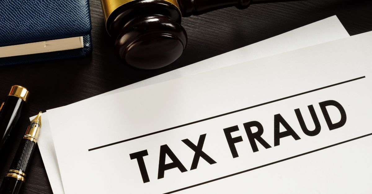 Tax Fraud: Signs, Types, and Penalties of Tax Evasion