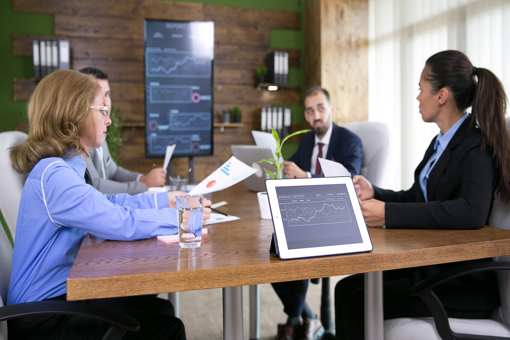 How to Write an Accounting Job Description That Attracts Top Talent [+ Free Template]