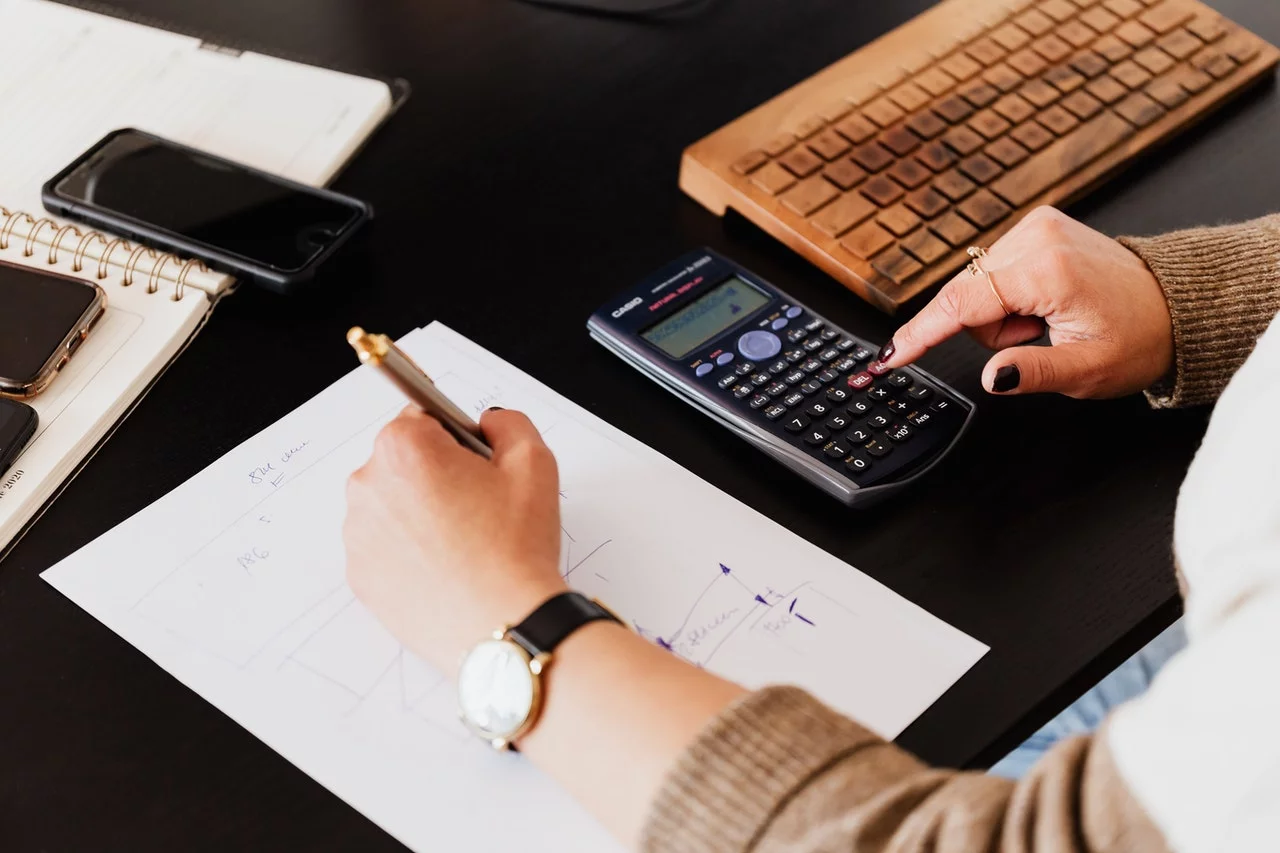 Outsourced Bookkeeping Services for CPAs: 9 Hiring Tips + Benefits